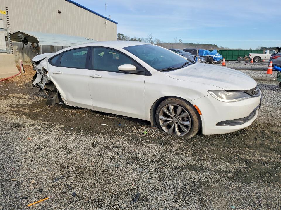 Photo 4 from auction – 2015 CHRYSLER 200 with VIN 1C3CCCBB2FN683713