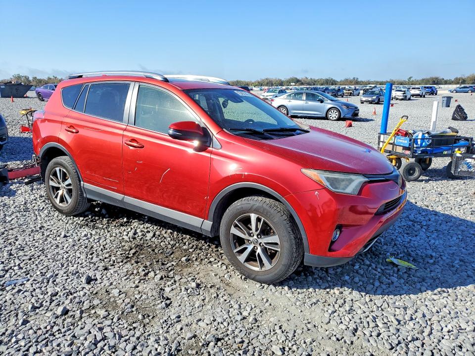 Photo 4 from auction – 2017 TOYOTA RAV4 with VIN JTMWFREV4HJ140186