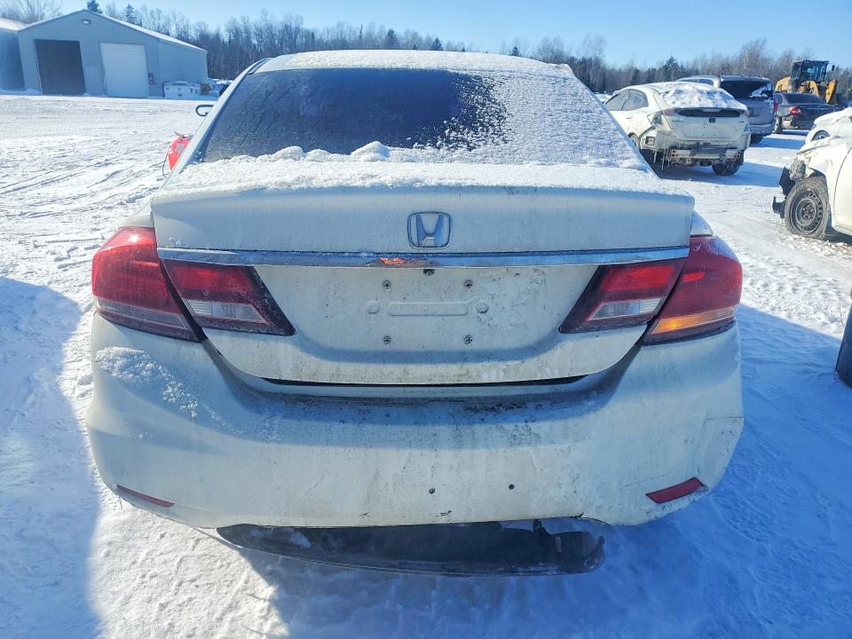 Photo 6 from auction – 2015 HONDA CIVIC LX with VIN 2HGFB2F4XFH004752