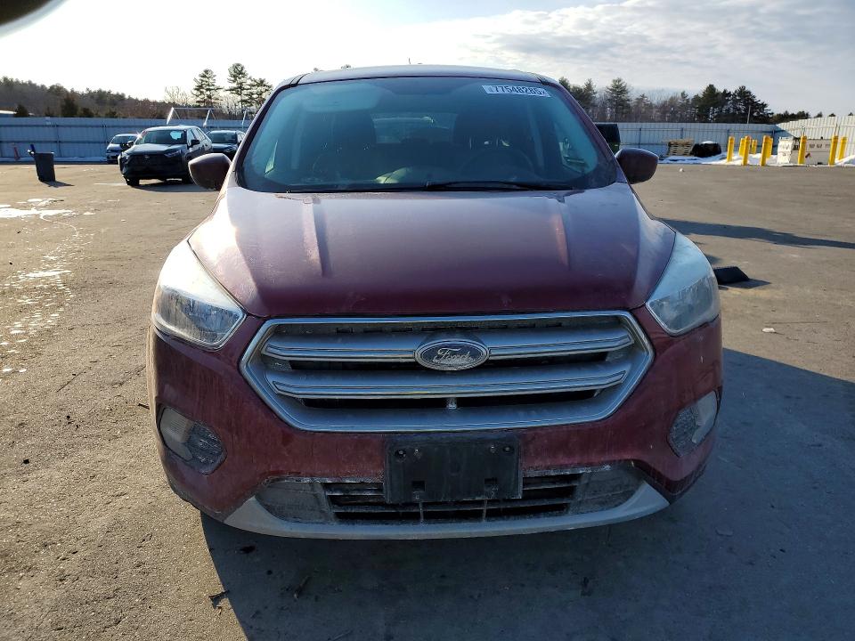 Photo 5 from auction – 2017 FORD ESCAPE SE with VIN 1FMCU9GDXHUC05601