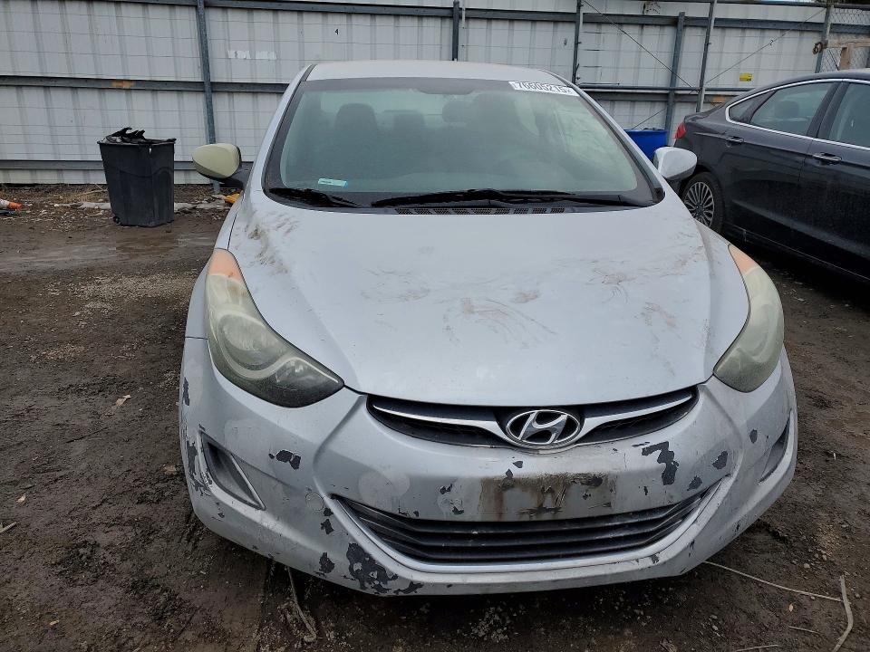 Photo 5 from auction – 2011 HYUNDAI ELANTRA GL with VIN 5NPDH4AE7BH024958