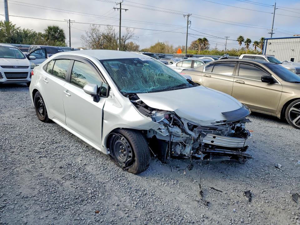 Photo 4 from auction – 2024 TOYOTA COROLLA with VIN JTDBCMFE0R3059328
