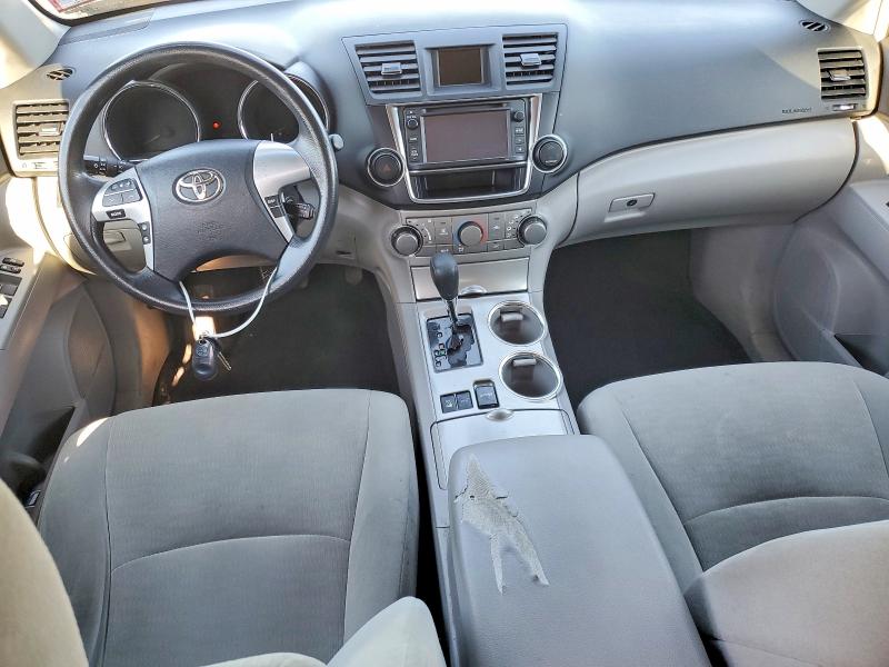 Фото 8 с аукциона – 2013 TOYOTA HIGHLANDER с VIN 5TDBK3EH3DS184985