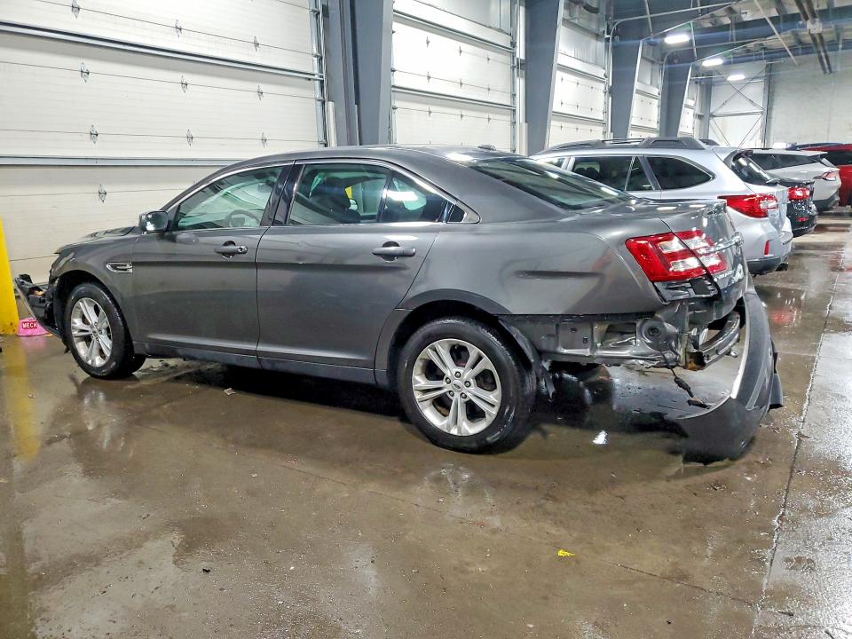 Photo 2 from auction – 2015 FORD TAURUS SEL with VIN 1FAHP2H89FG192528