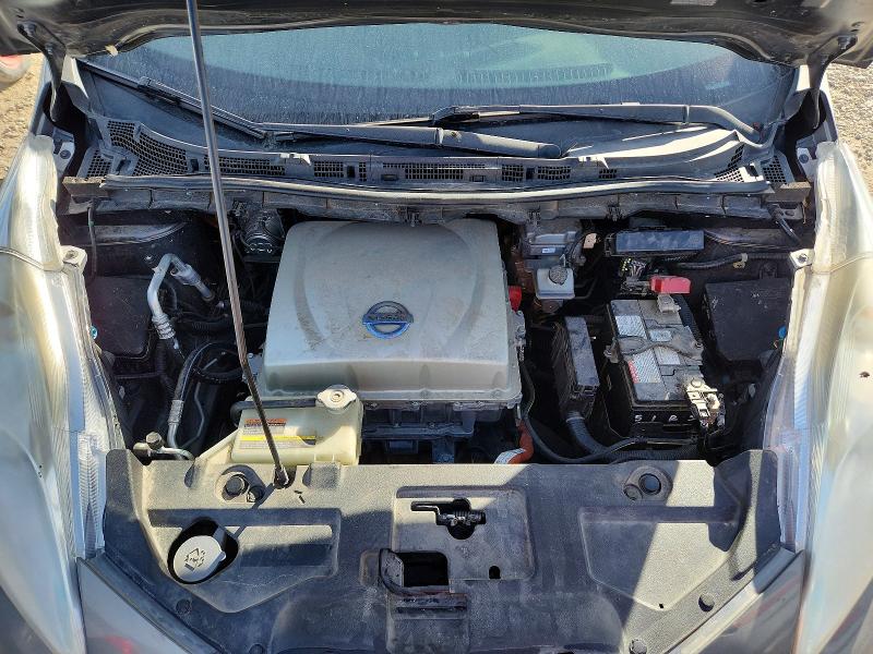 Photo 11 from auction – 2015 NISSAN LEAF S with VIN 1N4AZ0CP2FC327743