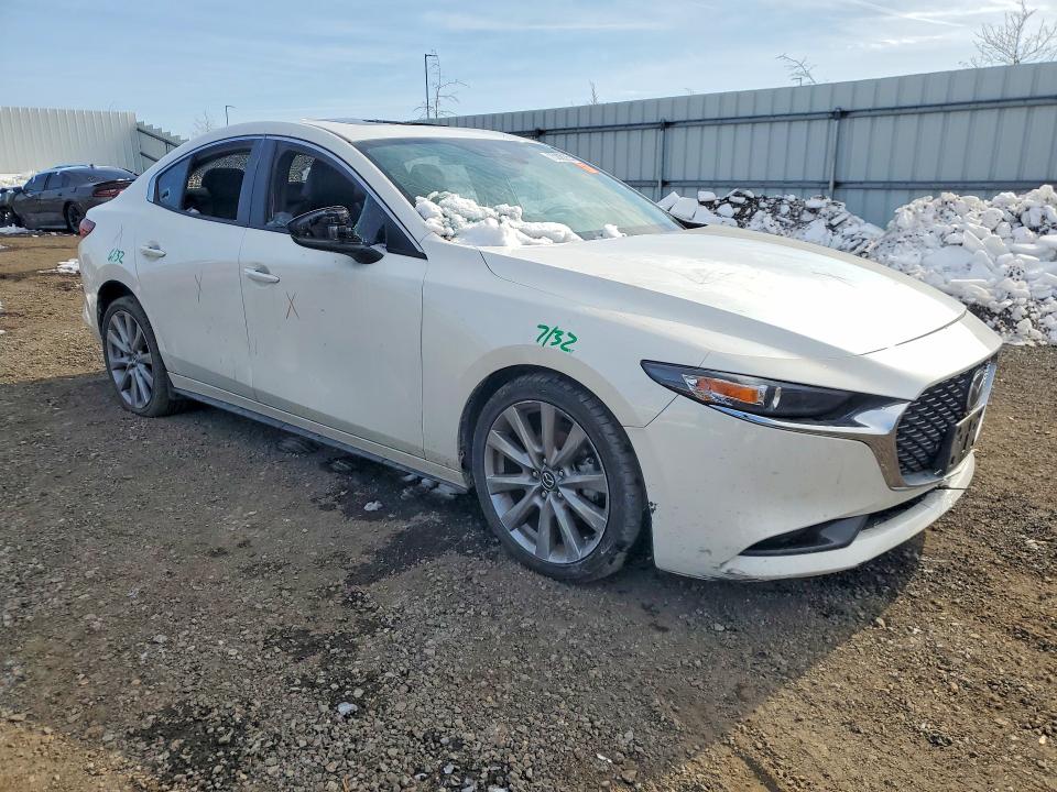 Photo 4 from auction – 2022 MAZDA 3 with VIN 3MZBPACL6NM314267