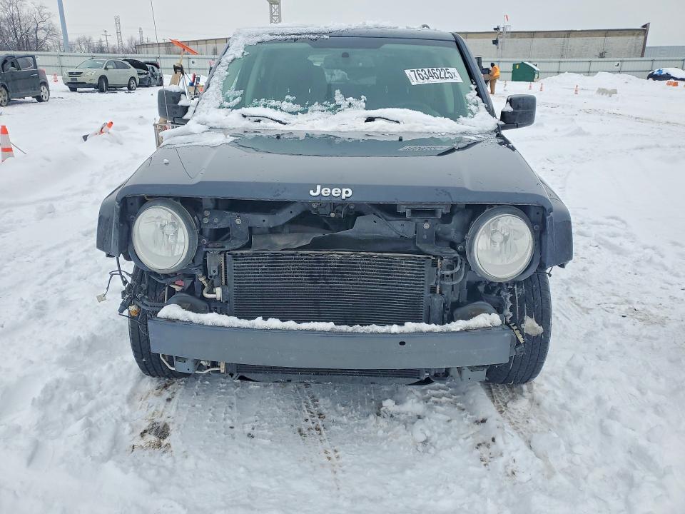 Photo 5 from auction – 2016 JEEP PATRIOT with VIN 1C4NJPFA9GD527890