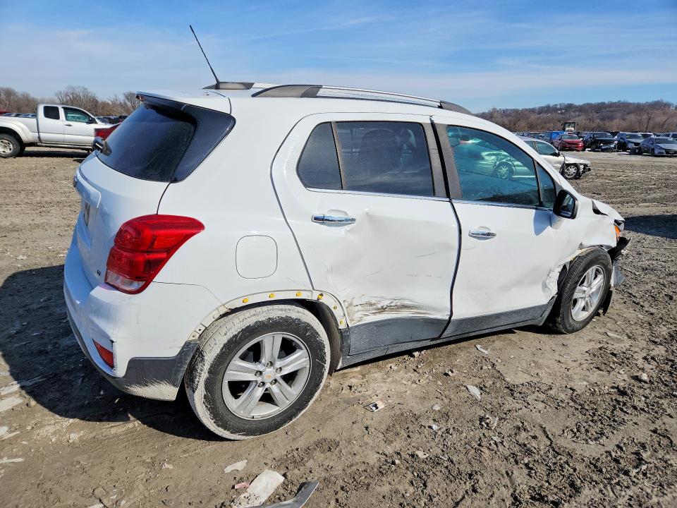 Photo 3 from auction – 2019 CHEVROLET TRAX with VIN KL7CJLSB2KB963917
