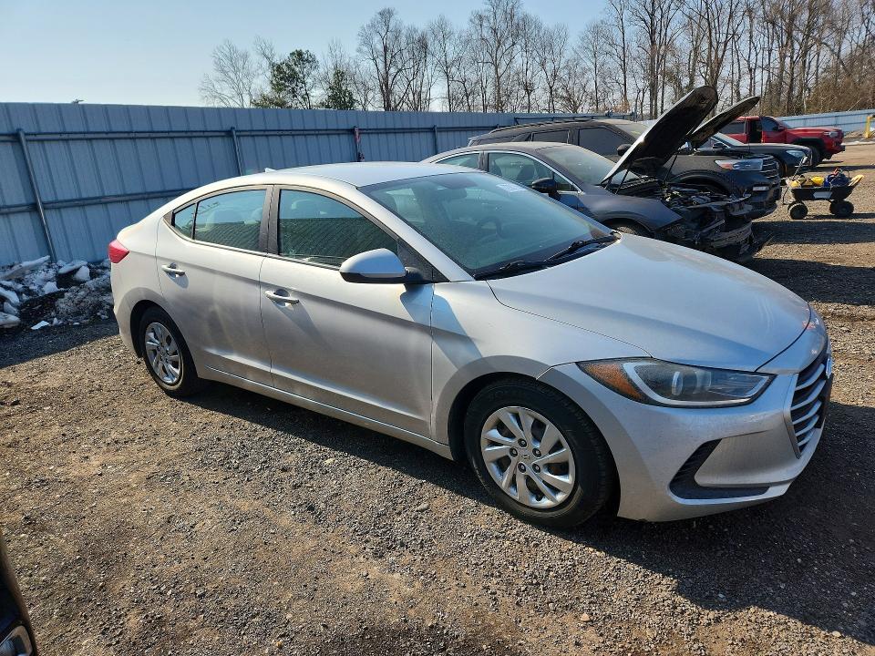 Photo 4 from auction – 2017 HYUNDAI ELANTRA with VIN 5NPD74LF5HH140211