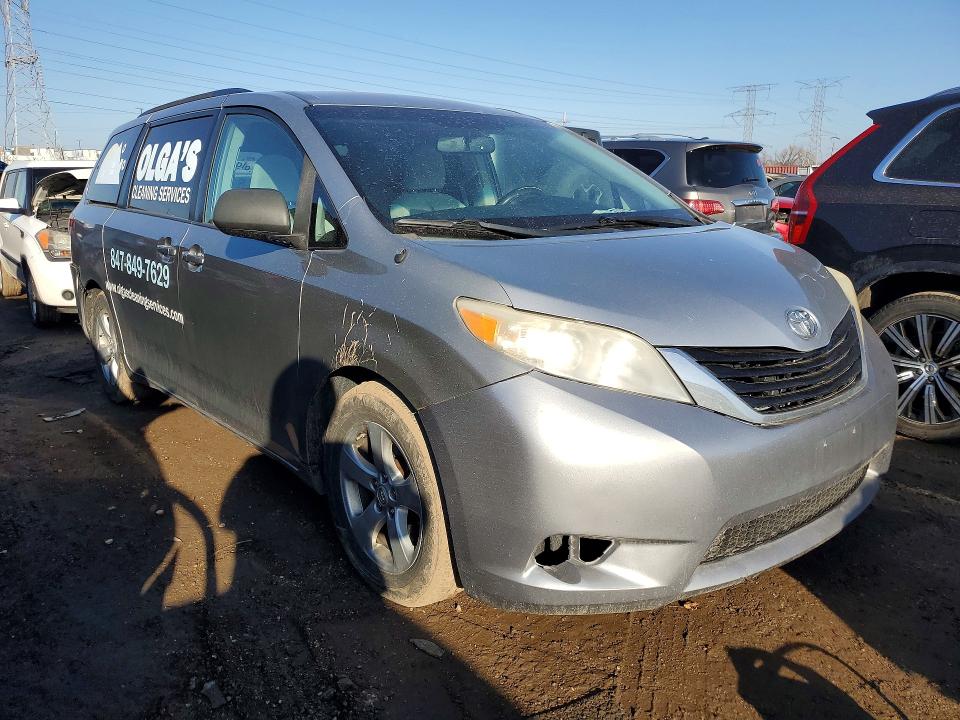 Photo 4 from auction – 2011 TOYOTA SIENNA with VIN 5TDKK3DC1BS070941
