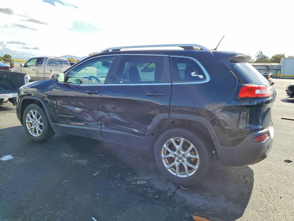 Photo 2 from auction – 2018 JEEP CHEROKEE L with VIN 1C4PJLCB4JD538768