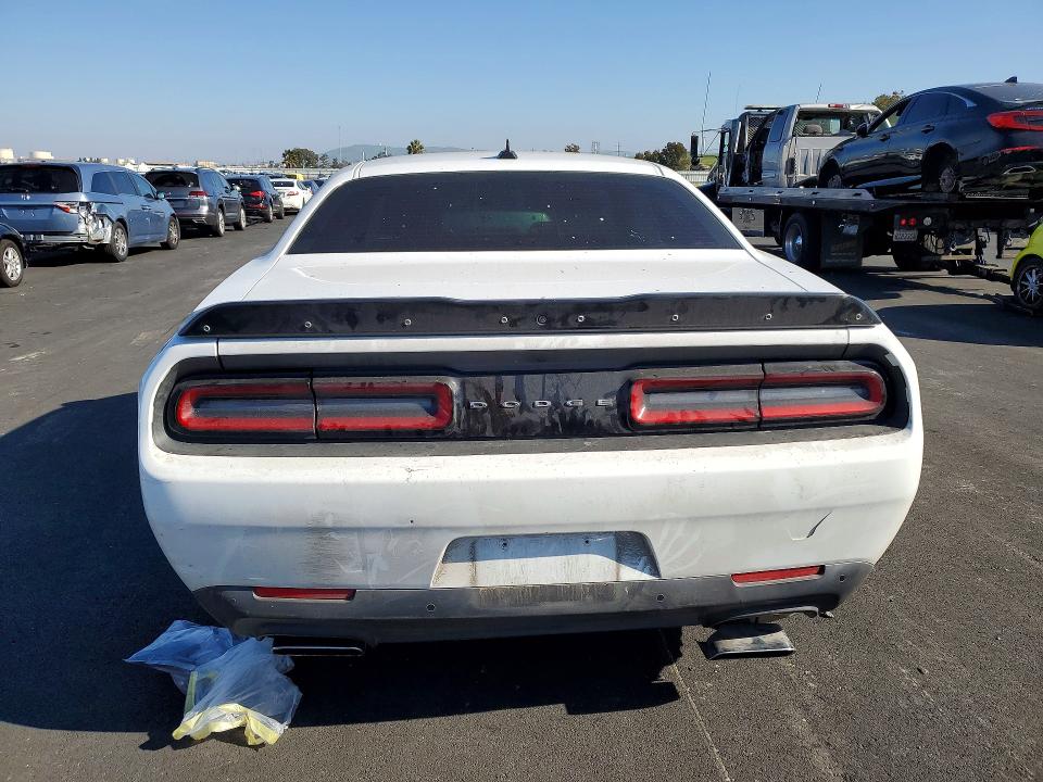 Photo 6 from auction – 2016 DODGE CHALLENGER with VIN 2C3CDZBT9GH221751