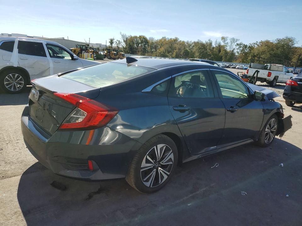 Photo 3 from auction – 2018 HONDA CIVIC with VIN JHMFC1F30JX000693