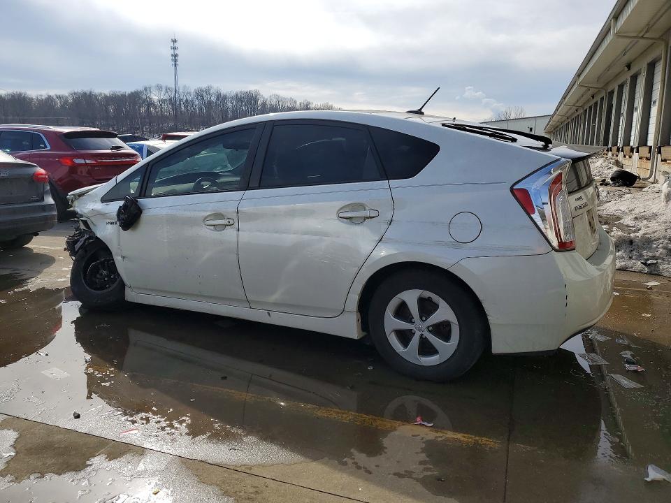 Photo 2 from auction – 2015 TOYOTA PRIUS with VIN JTDKN3DU9F0465586