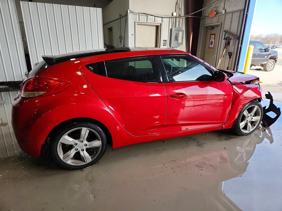 Photo 3 from auction – 2014 HYUNDAI VELOSTER with VIN KMHTC6AD8EU189663