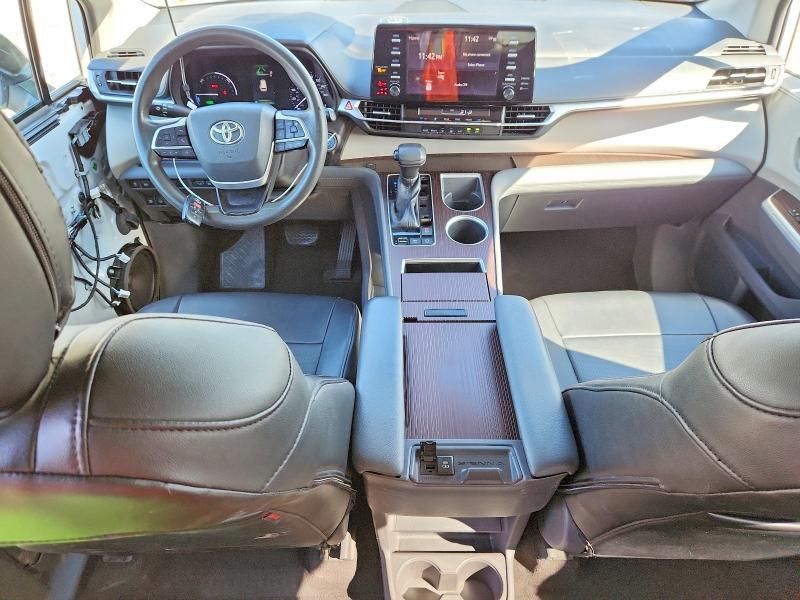 Photo 8 from auction – 2021 TOYOTA SIENNA with VIN 5TDKRKEC6MS027770