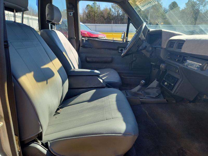 Photo 10 from auction – 1987 TOYOTA PICKUP XTR with VIN JT4RN67S2H5071928