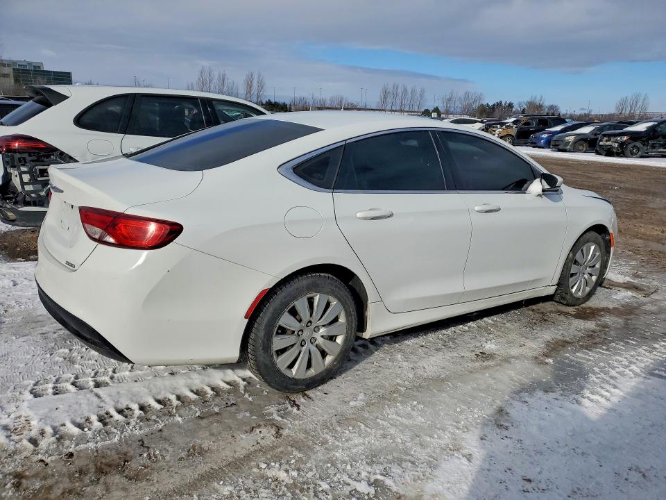 Photo 3 from auction – 2015 CHRYSLER 200 with VIN 1C3CCCFBXFN593283
