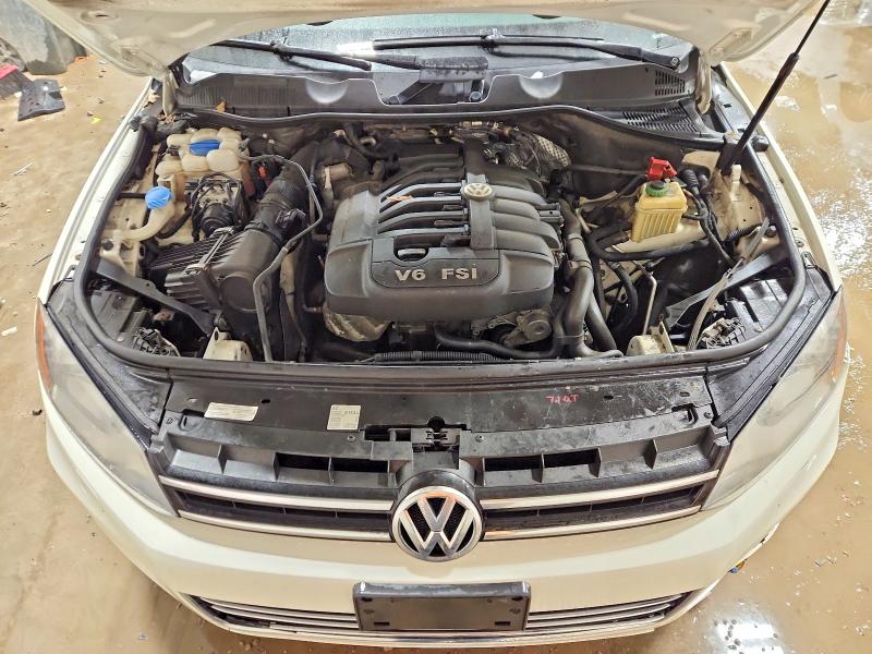 Photo 12 from auction – 2012 VOLKSWAGEN TOUAREG with VIN WVGFF9BPXCD000345