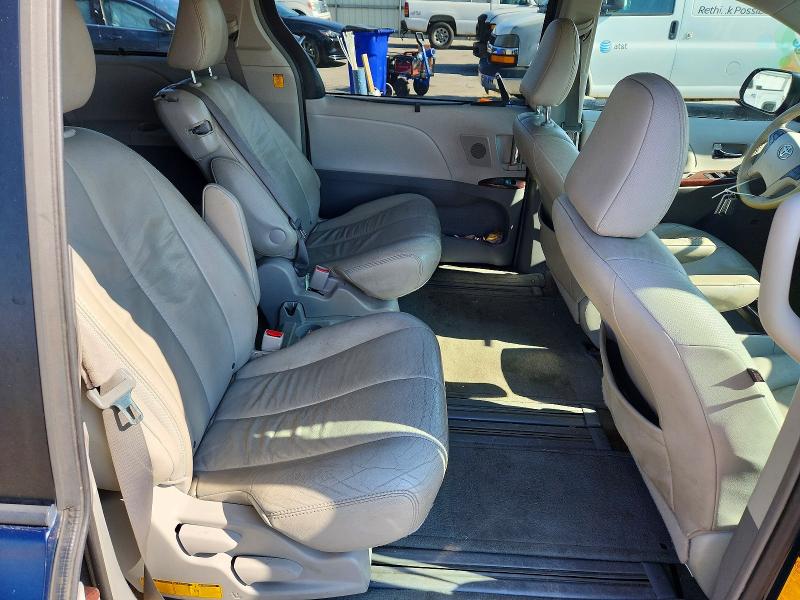 Photo 11 from auction – 2011 TOYOTA SIENNA XLE with VIN 5TDYK3DC1BS163257