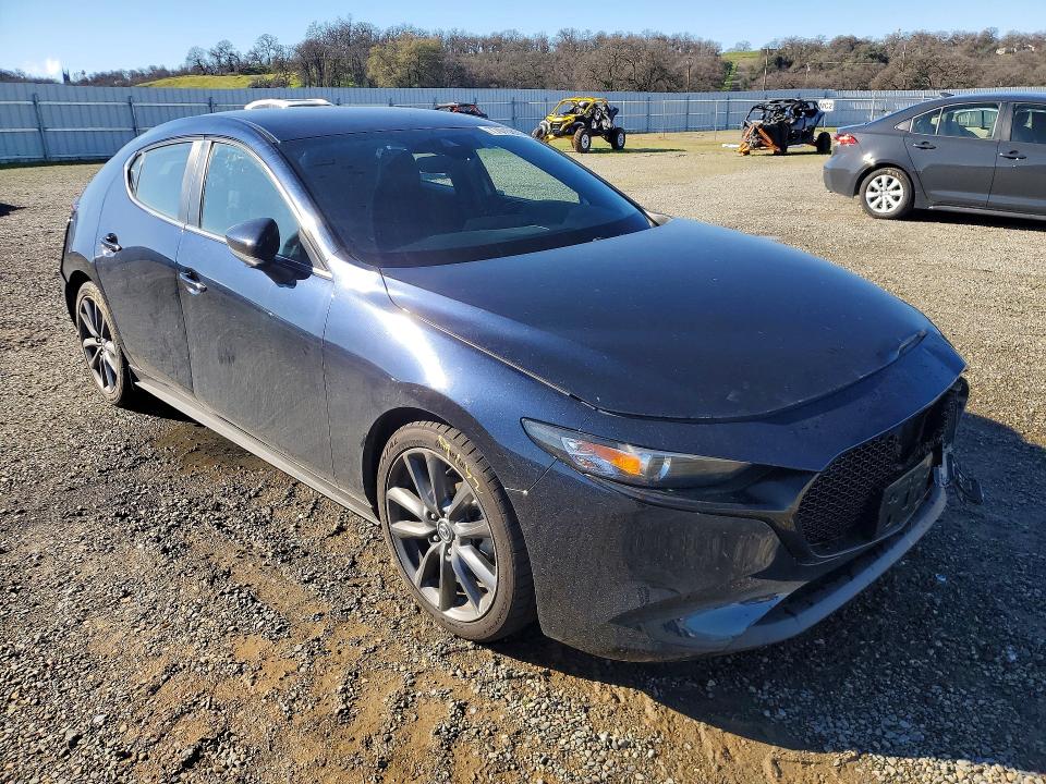 Photo 4 from auction – 2019 MAZDA 3 with VIN JM1BPAMM2K1131113
