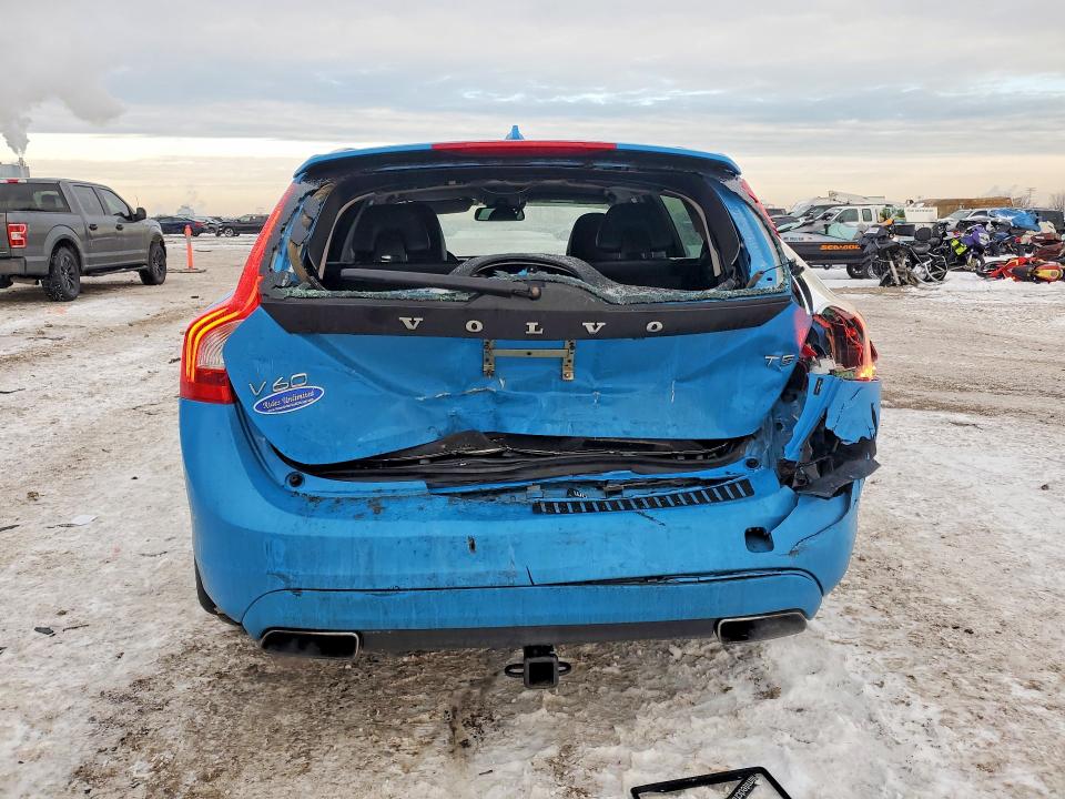 Photo 6 from auction – 2015 VOLVO V60 with VIN YV140MEC6F1197314