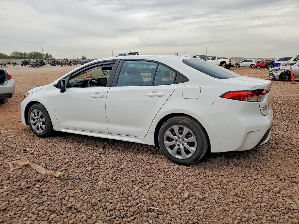 Фото 2 с аукциона – 2022 TOYOTA COROLLA с VIN 5YFEPMAE2NP329895