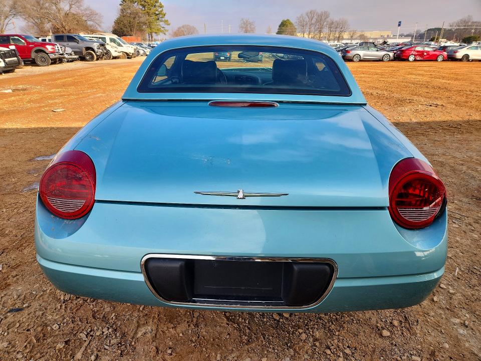 Photo 6 from auction – 2002 FORD THUNDERBIR with VIN 1FAHP60A82Y127664