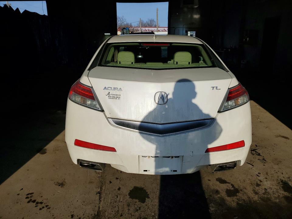 Photo 6 from auction – 2010 ACURA TL with VIN 19UUA8F25AA011823