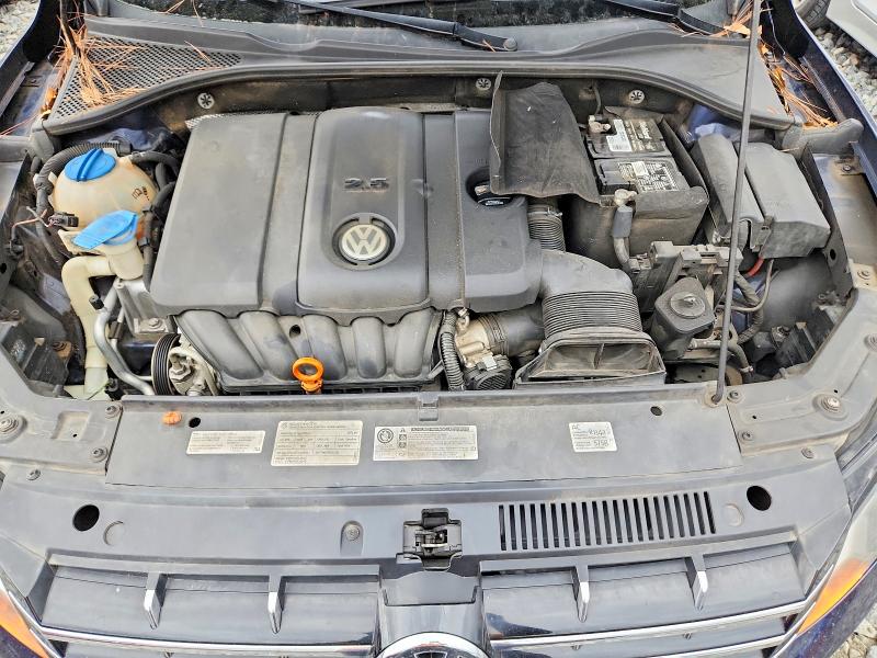 Photo 11 from auction – 2012 VOLKSWAGEN PASSAT with VIN 1VWCH7A32CC016224