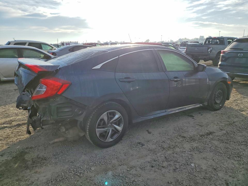 Photo 3 from auction – 2019 HONDA CIVIC with VIN 2HGFC2F67KH525534
