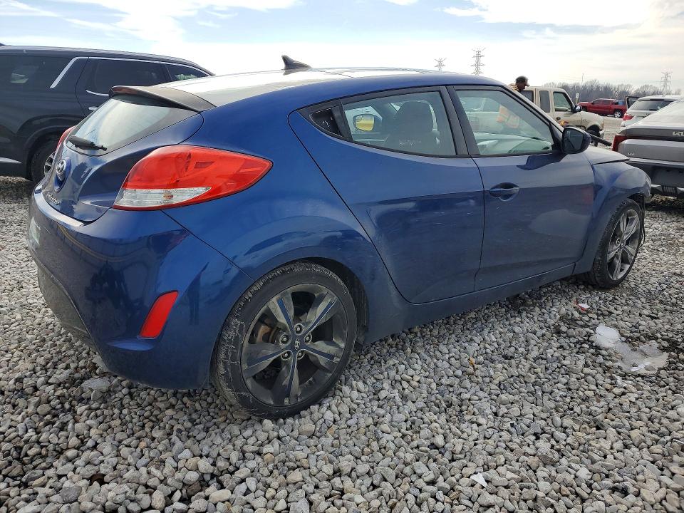 Photo 3 from auction – 2017 HYUNDAI VELOSTER with VIN KMHTC6AD4HU317546