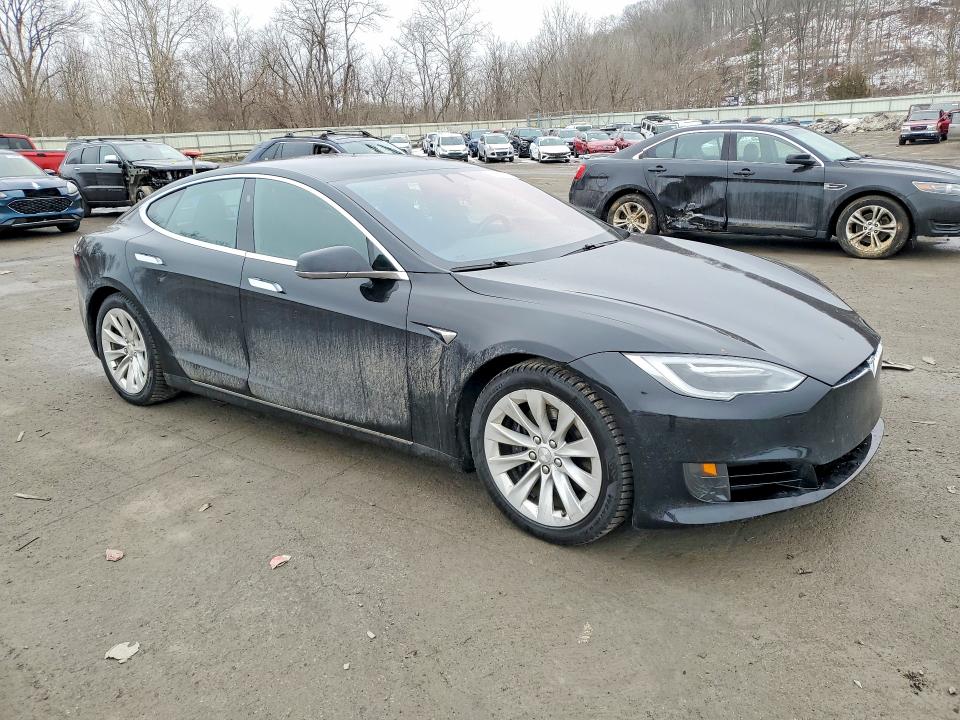 Photo 4 from auction – 2017 TESLA MODEL S with VIN 5YJSA1E21HF198963