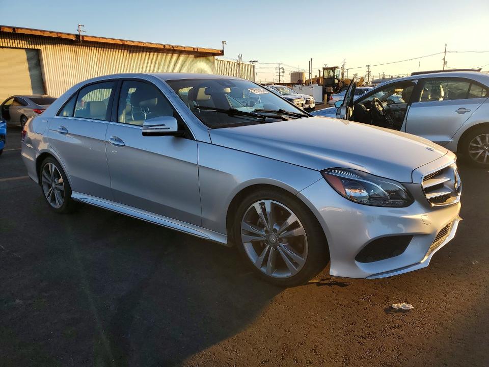 Photo 4 from auction – 2016 MERCEDES-BENZ E with VIN WDDHF5KB7GB231110