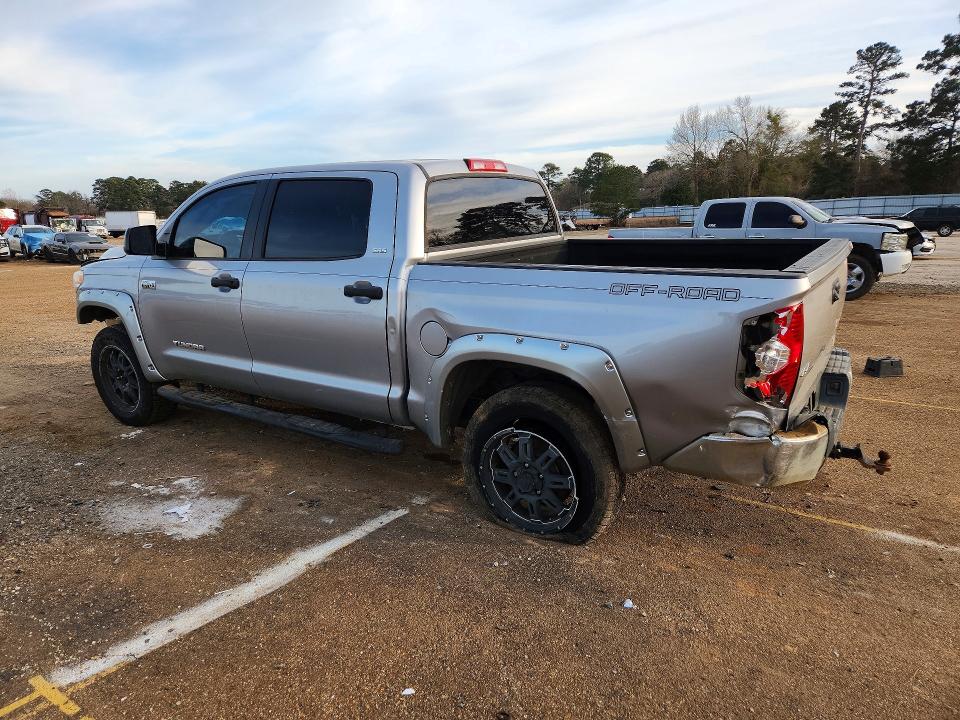 Photo 2 from auction – 2015 TOYOTA TUNDRA with VIN 5TFDW5F10FX443911