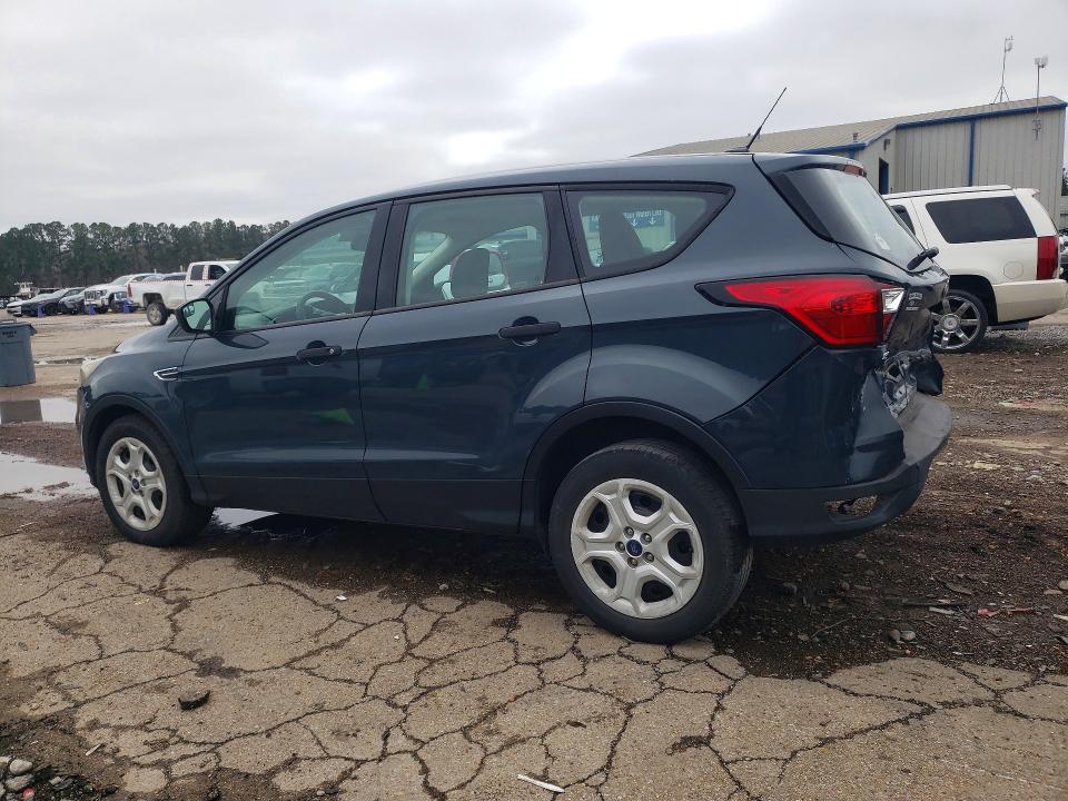 Photo 2 from auction – 2019 FORD ESCAPE with VIN 1FMCU0F77KUA11722