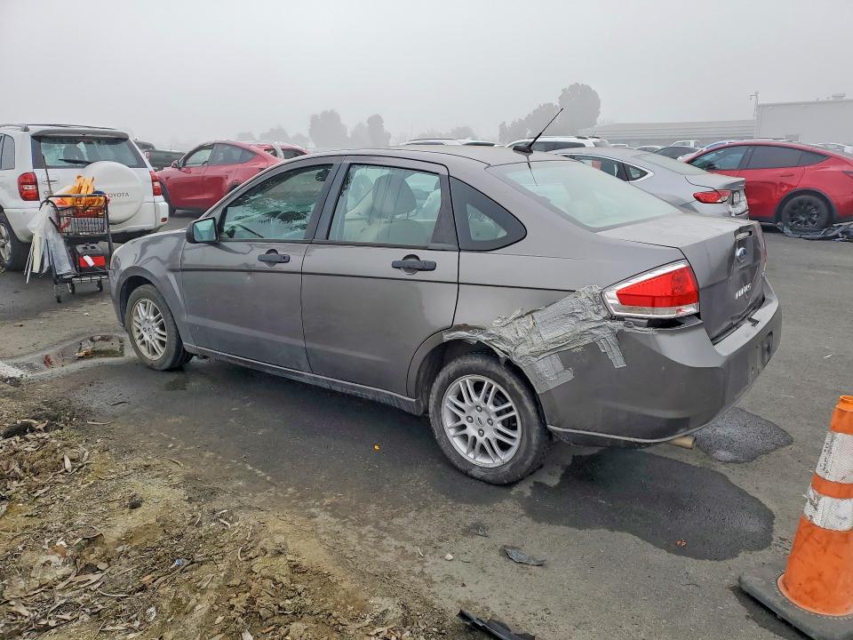 Photo 2 from auction – 2011 FORD FOCUS SE with VIN 1FAHP3FN3BW190739