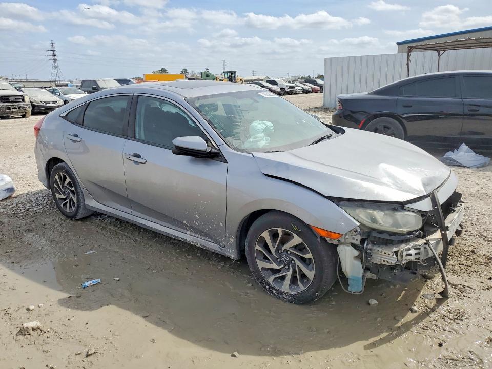 Zdjęcie 4 z aukcji – 2018 HONDA CIVIC z VIN 19XFC2F76JE012485