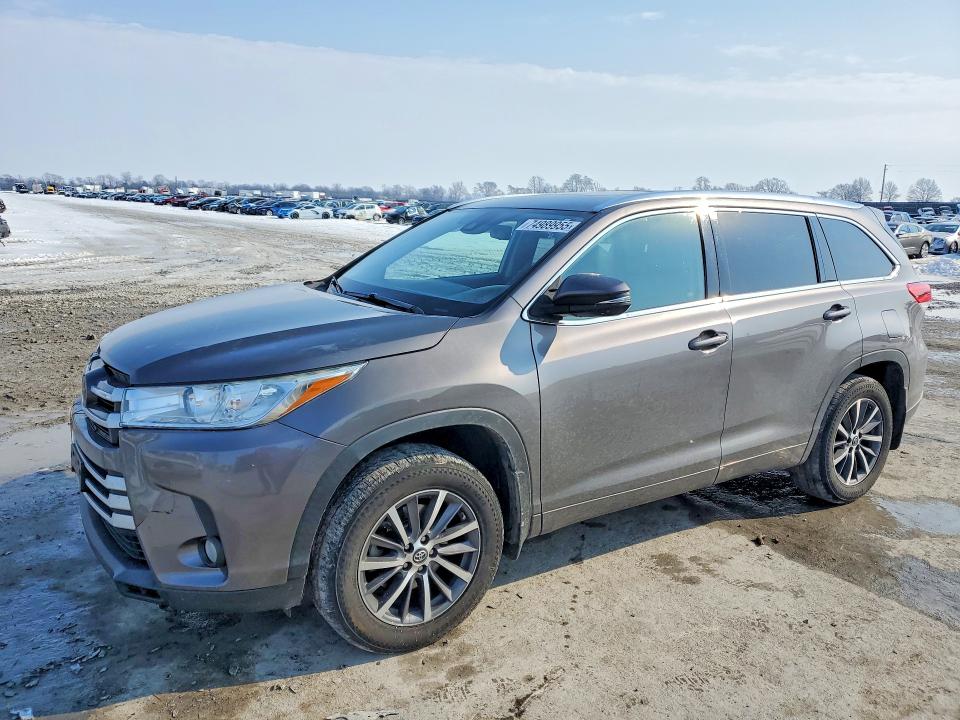 TOYOTA HIGHLANDER 2018 مع رقم تعريف المركبة 5TDJZRFH8JS559516 - صورة من المزاد