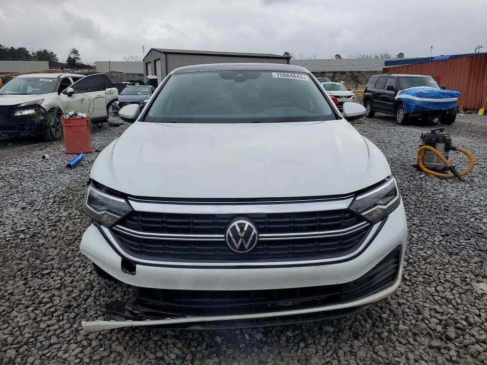 Photo 5 from auction – 2023 VOLKSWAGEN JETTA with VIN 3VW7M7BU2PM024557