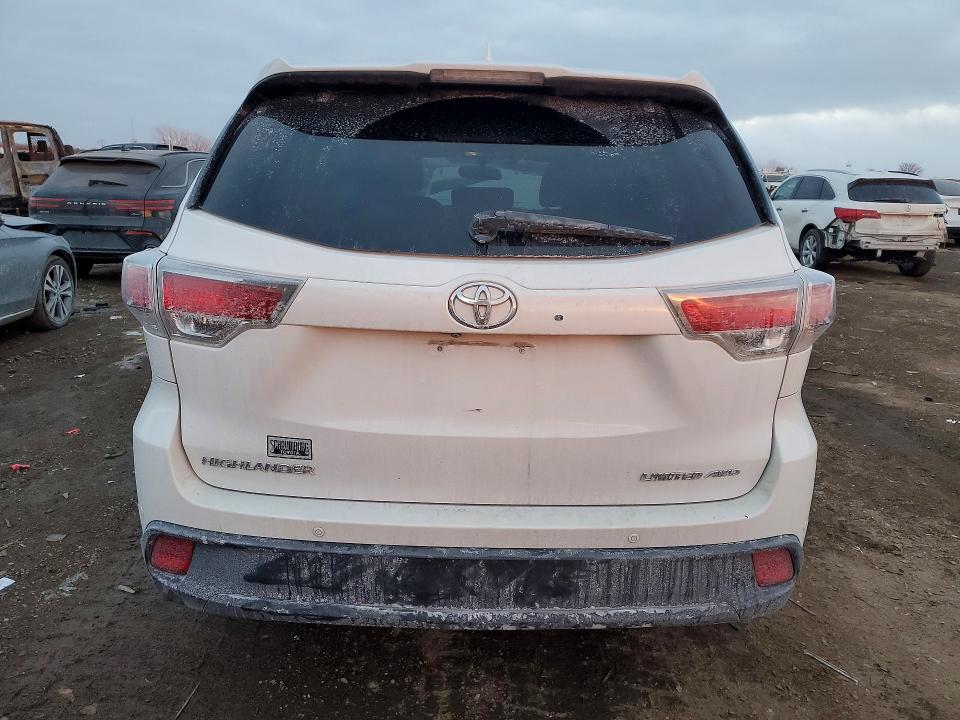 Photo 6 from auction – 2015 TOYOTA HIGHLANDER with VIN 5TDDKRFH3FS074211