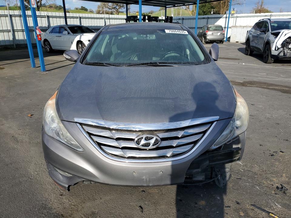 Photo 5 from auction – 2012 HYUNDAI SONATA SE with VIN 5NPEC4AC4CH428609