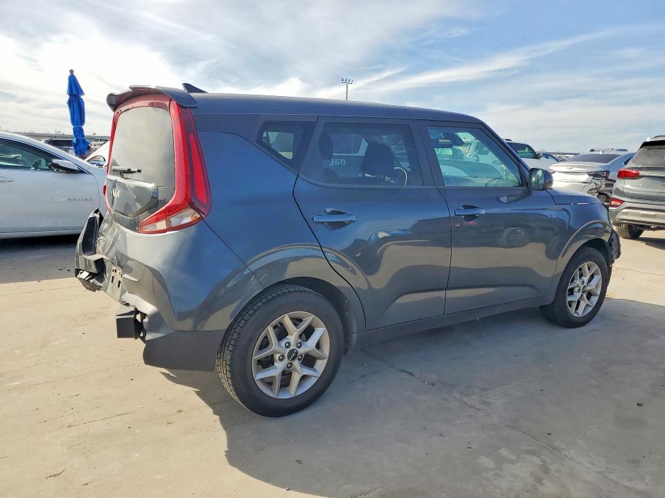 Photo 3 from auction – 2022 KIA SOUL with VIN KNDJ23AU1N7803660