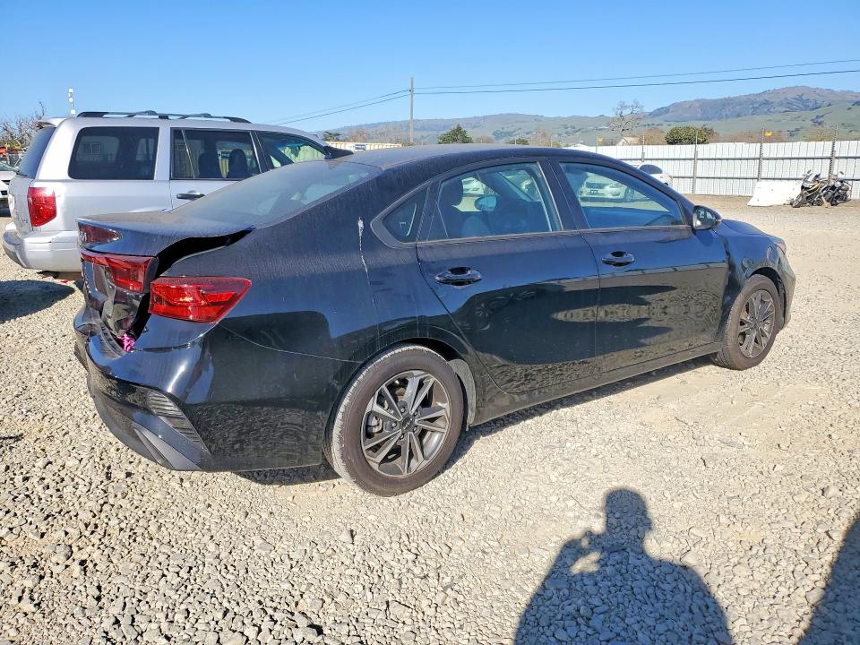 Photo 3 from auction – 2023 KIA FORTE with VIN 3KPF24AD3PE688591