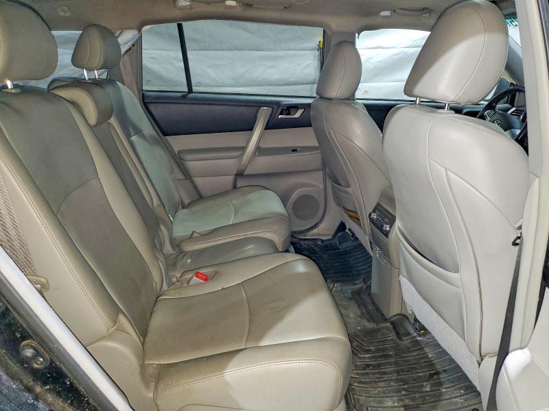 Photo 11 from auction – 2013 TOYOTA HIGHLANDER with VIN 5TDBK3EH2DS250104