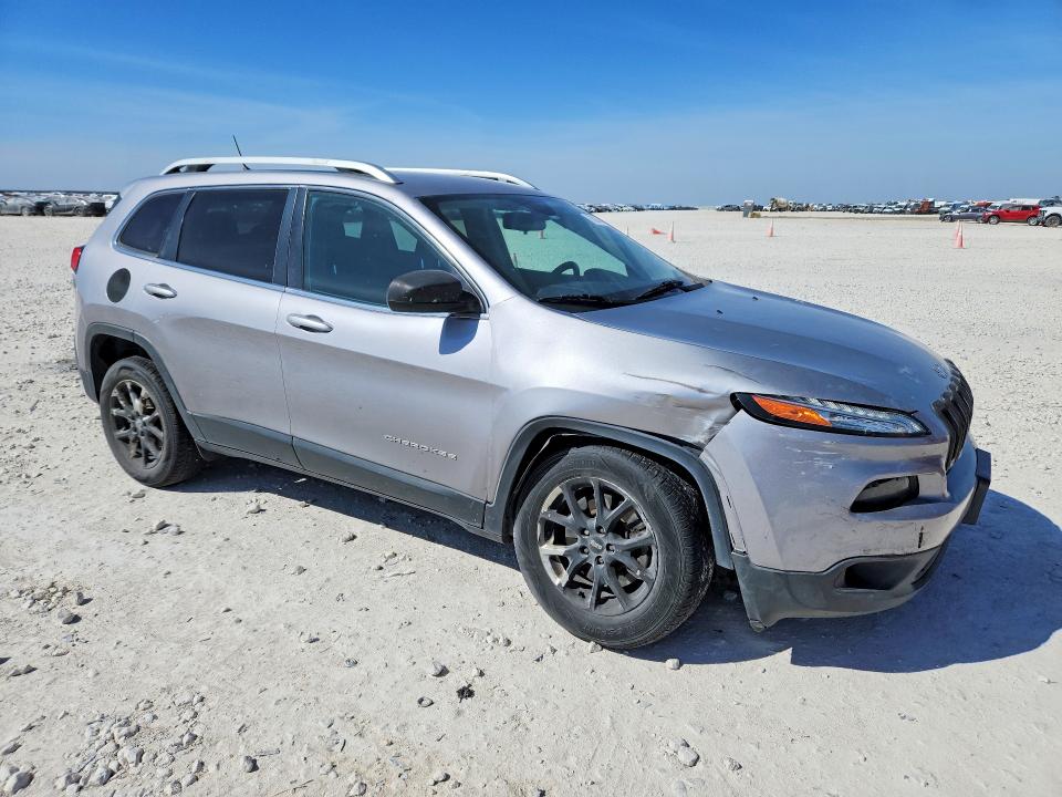Photo 4 from auction – 2018 JEEP CHEROKEE with VIN 1C4PJLCB3JD573138