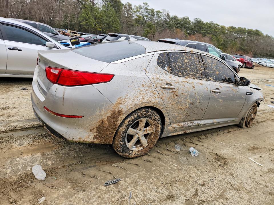 Photo 3 from auction – 2015 KIA OPTIMA with VIN 5XXGM4A76FG392947