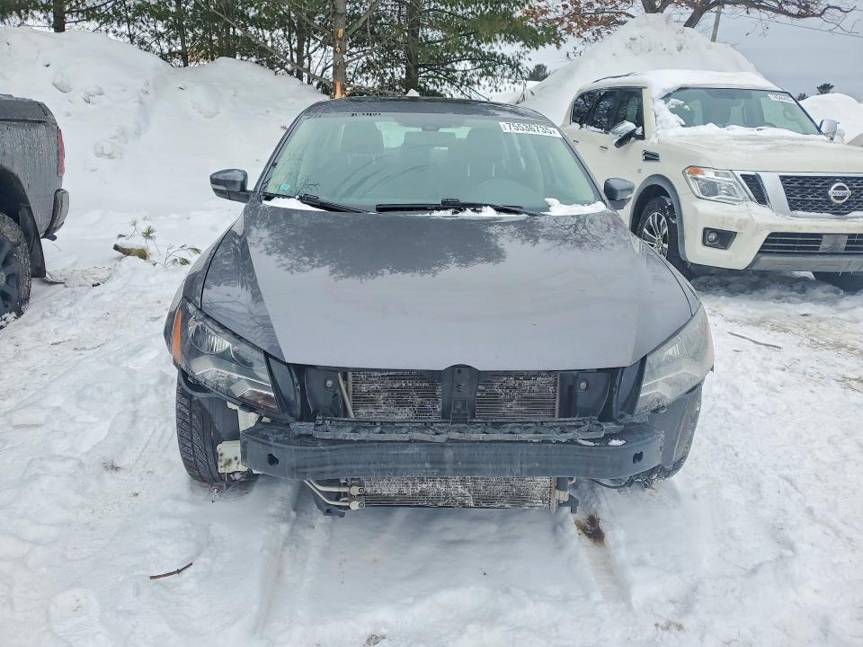 Zdjęcie 5 z aukcji – 2015 VOLKSWAGEN PASSAT z VIN 1VWCV7A35FC037811