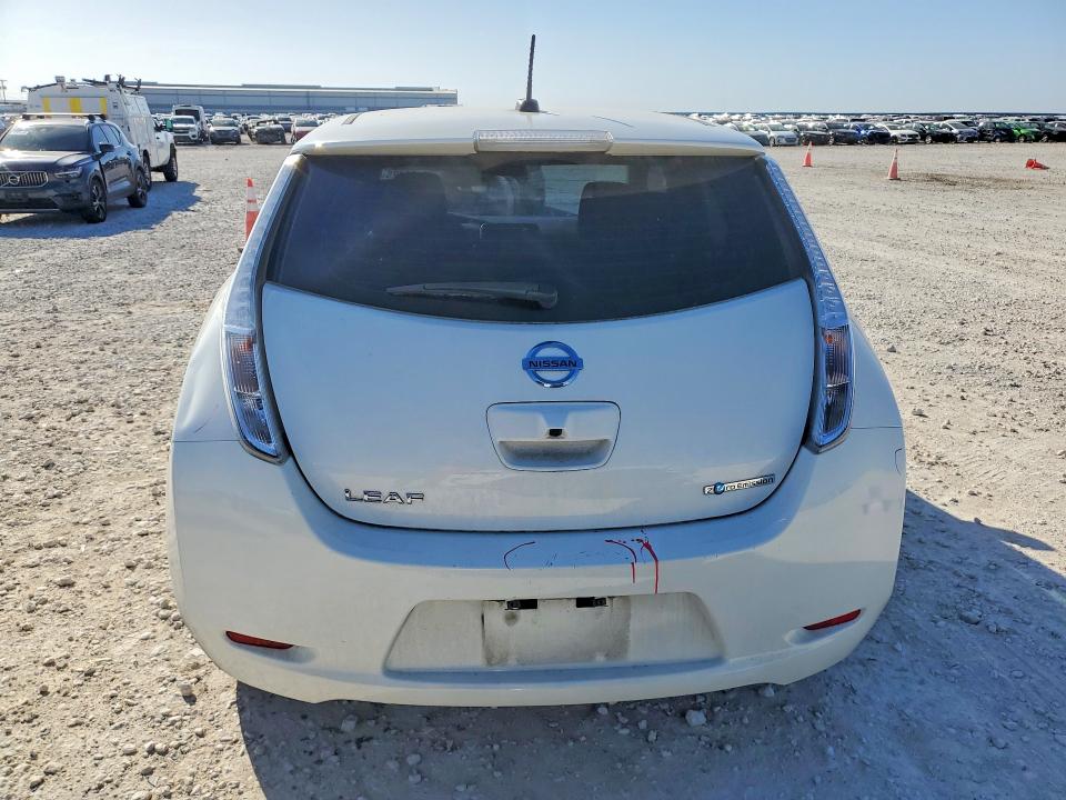 Photo 6 from auction – 2015 NISSAN LEAF with VIN 1N4AZ0CP6FC313831