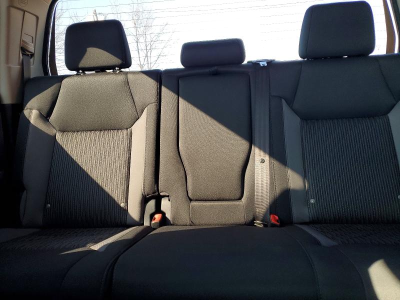 Photo 10 from auction – 2016 TOYOTA TUNDRA with VIN 5TFDY5F10GX500894